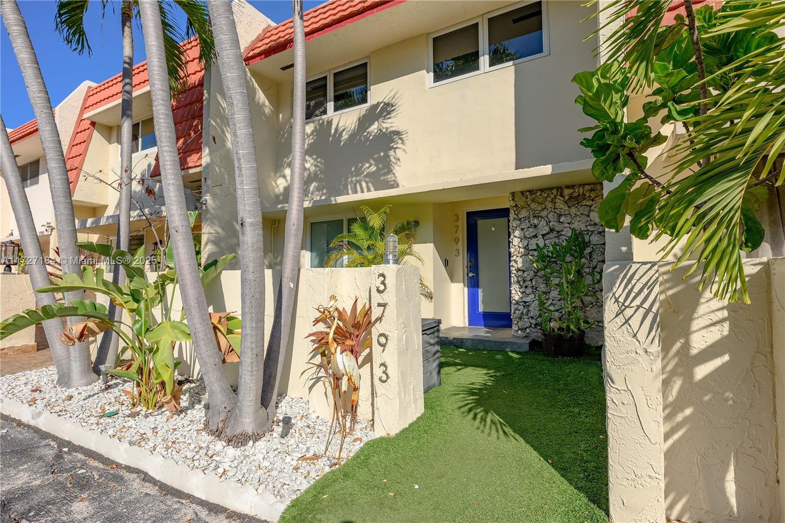 LAGO VERDE VILLAS CONDO - Residential Lease