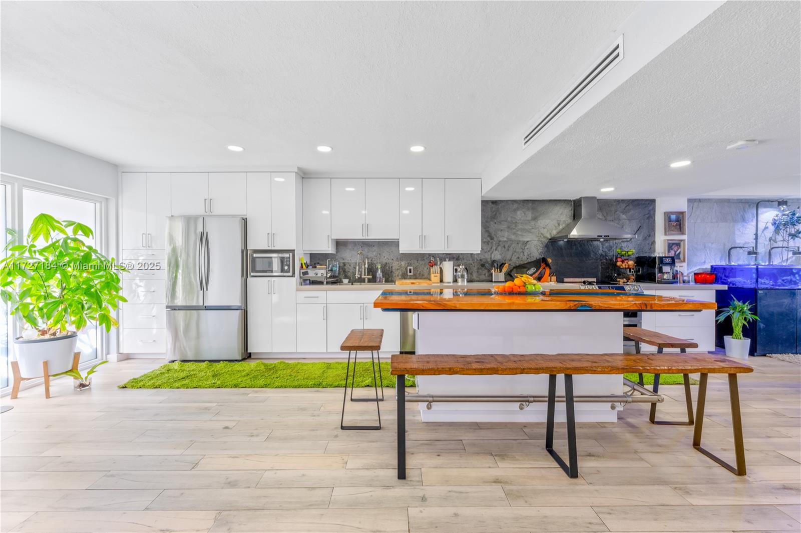 LAGO VERDE VILLAS CONDO - Residential Lease