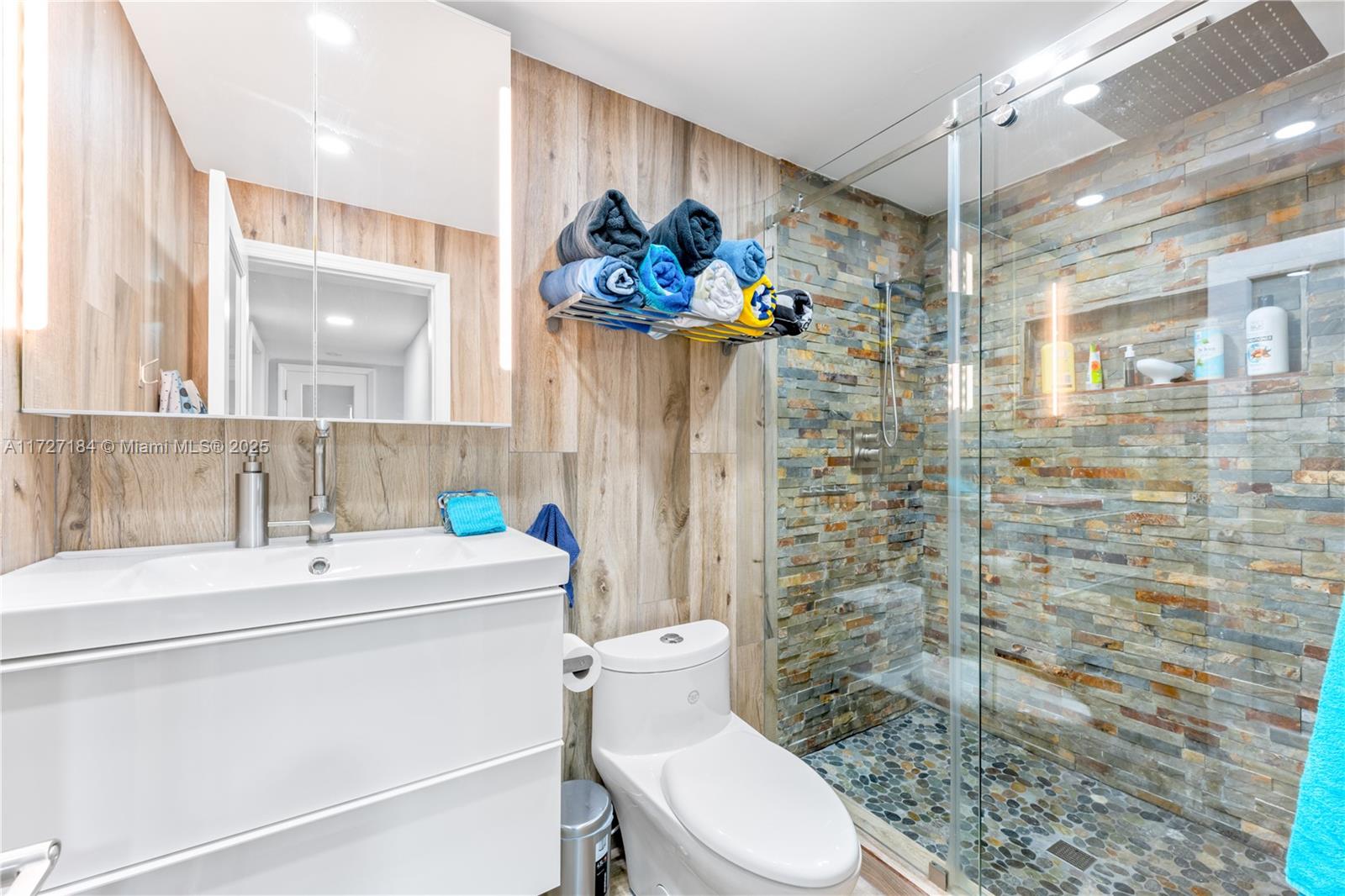 LAGO VERDE VILLAS CONDO - Residential Lease