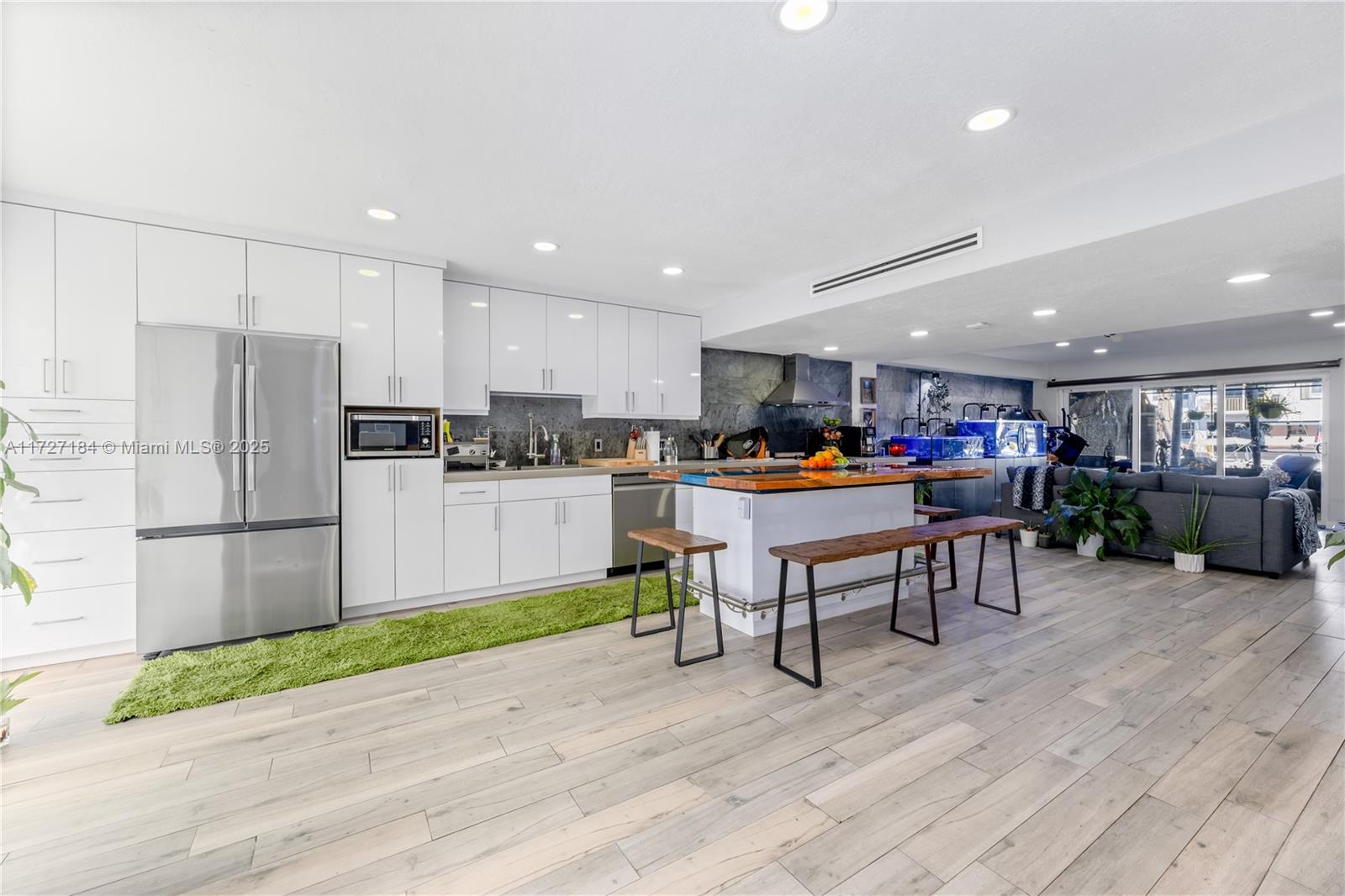 LAGO VERDE VILLAS CONDO - Residential Lease