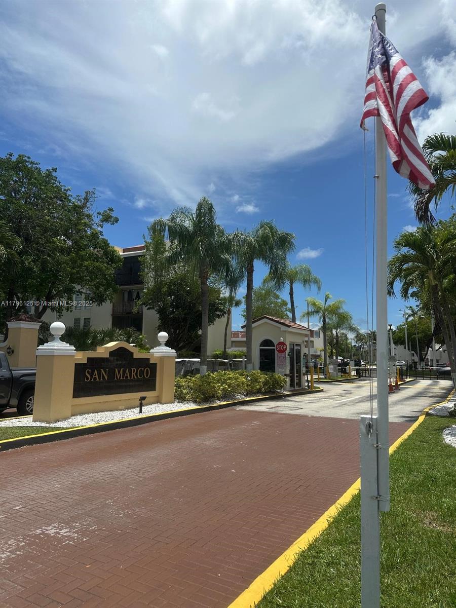 8870 Fontainebleau Blvd 212, Miami, Broward County, Florida - 2 Bedrooms  
2 Bathrooms - 
