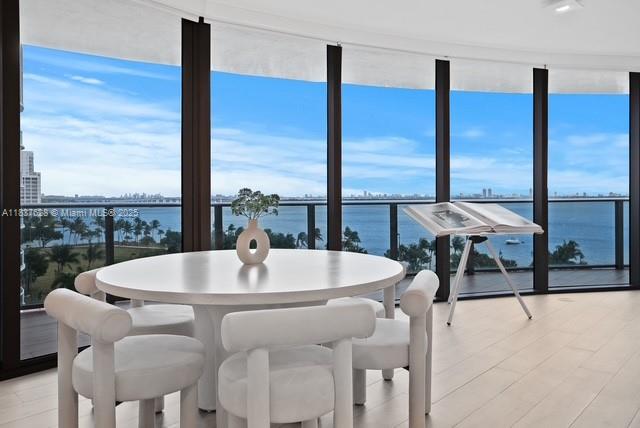 ARIA ON THE BAY CONDO - Residential