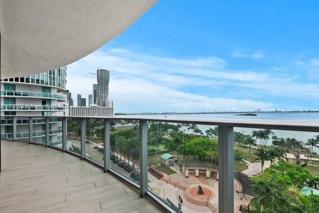ARIA ON THE BAY CONDO - Residential