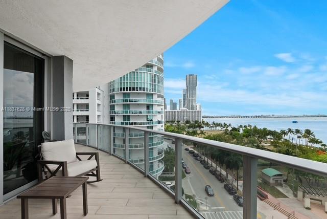 ARIA ON THE BAY CONDO - Residential