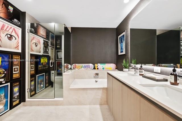 ARIA ON THE BAY CONDO - Residential