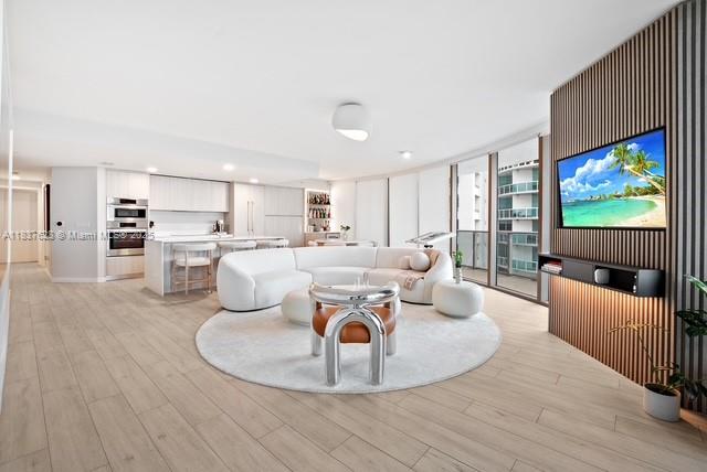 ARIA ON THE BAY CONDO - Residential