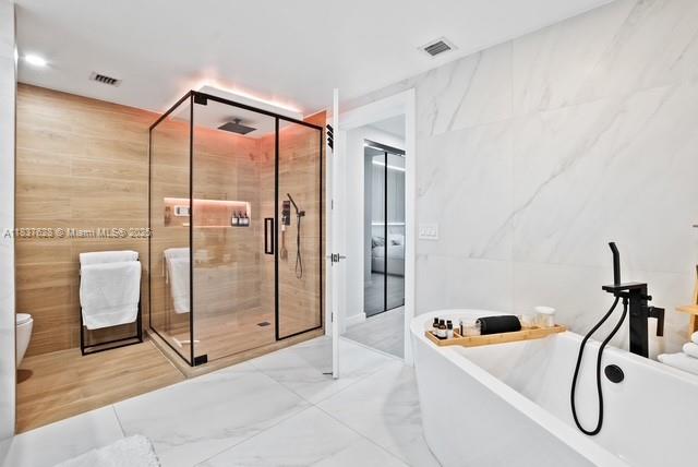 ARIA ON THE BAY CONDO - Residential