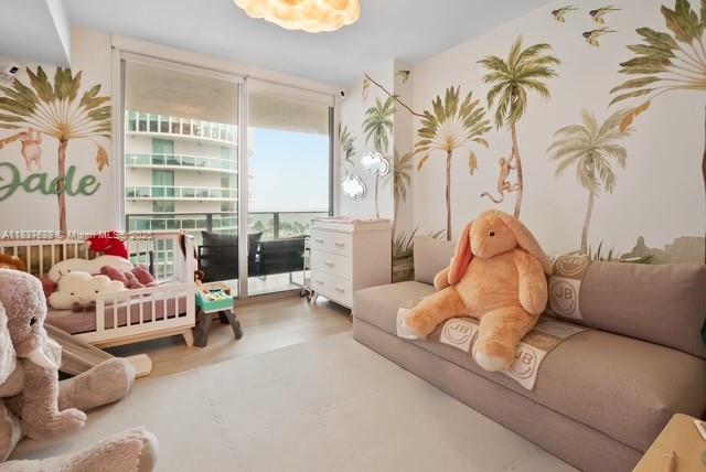 ARIA ON THE BAY CONDO - Residential