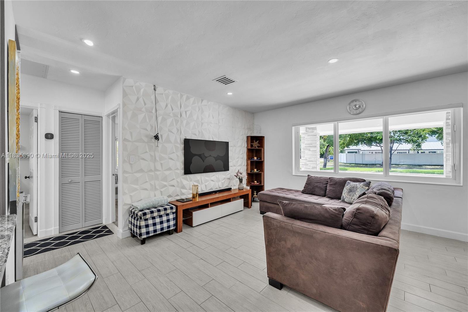 1020 SW 4th Ave N/A