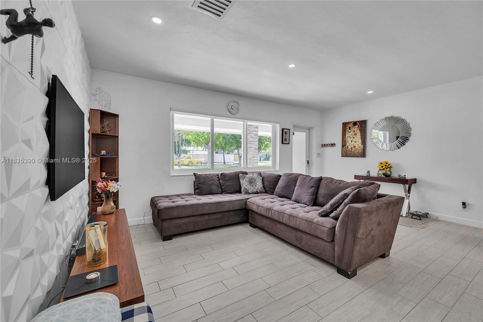 1020 SW 4th Ave N/A