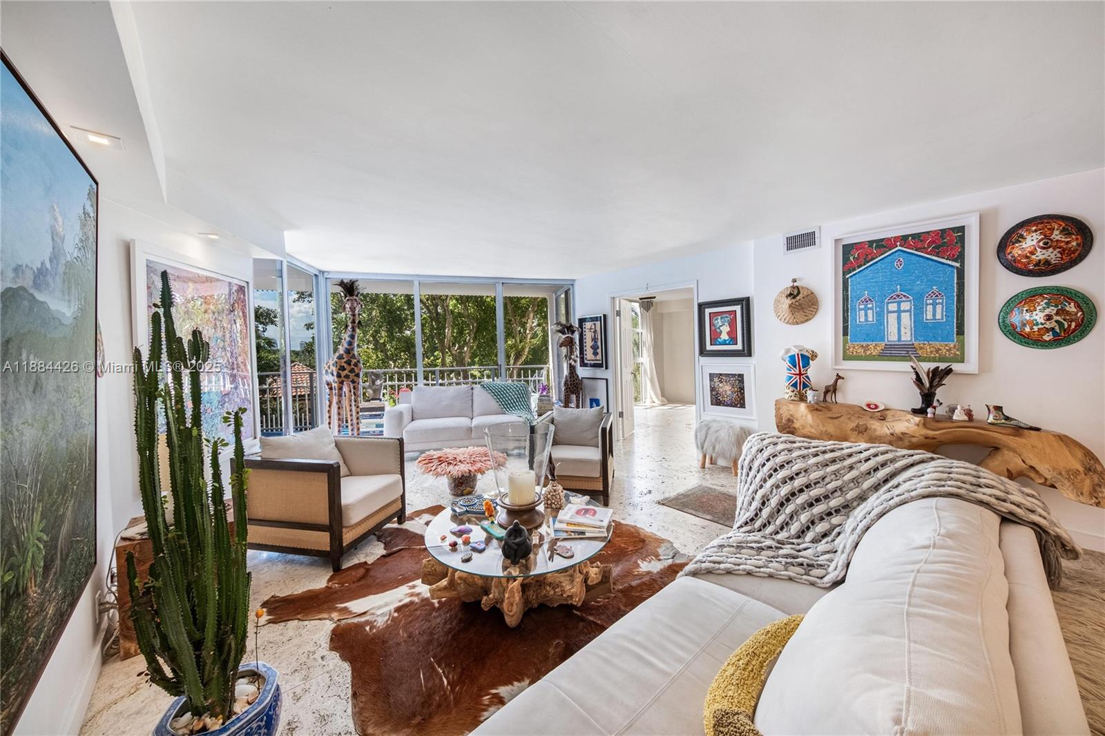 TOWERS OF QUAYSIDE CONDO - Residential