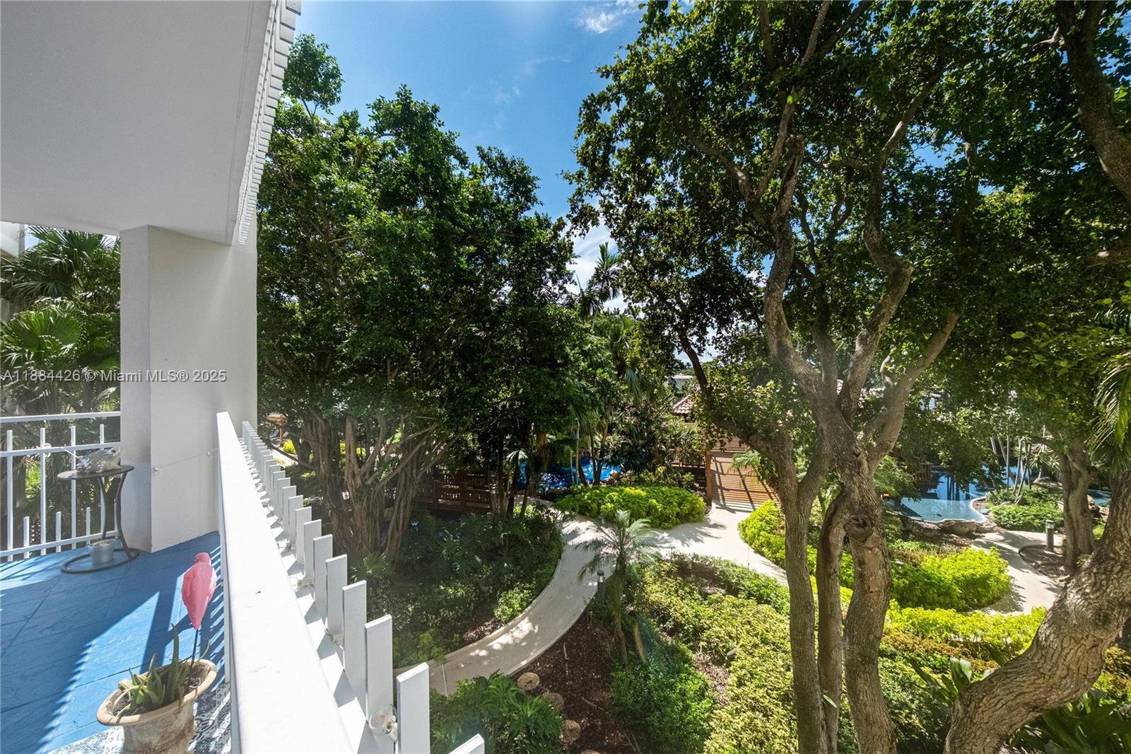 TOWERS OF QUAYSIDE CONDO - Residential