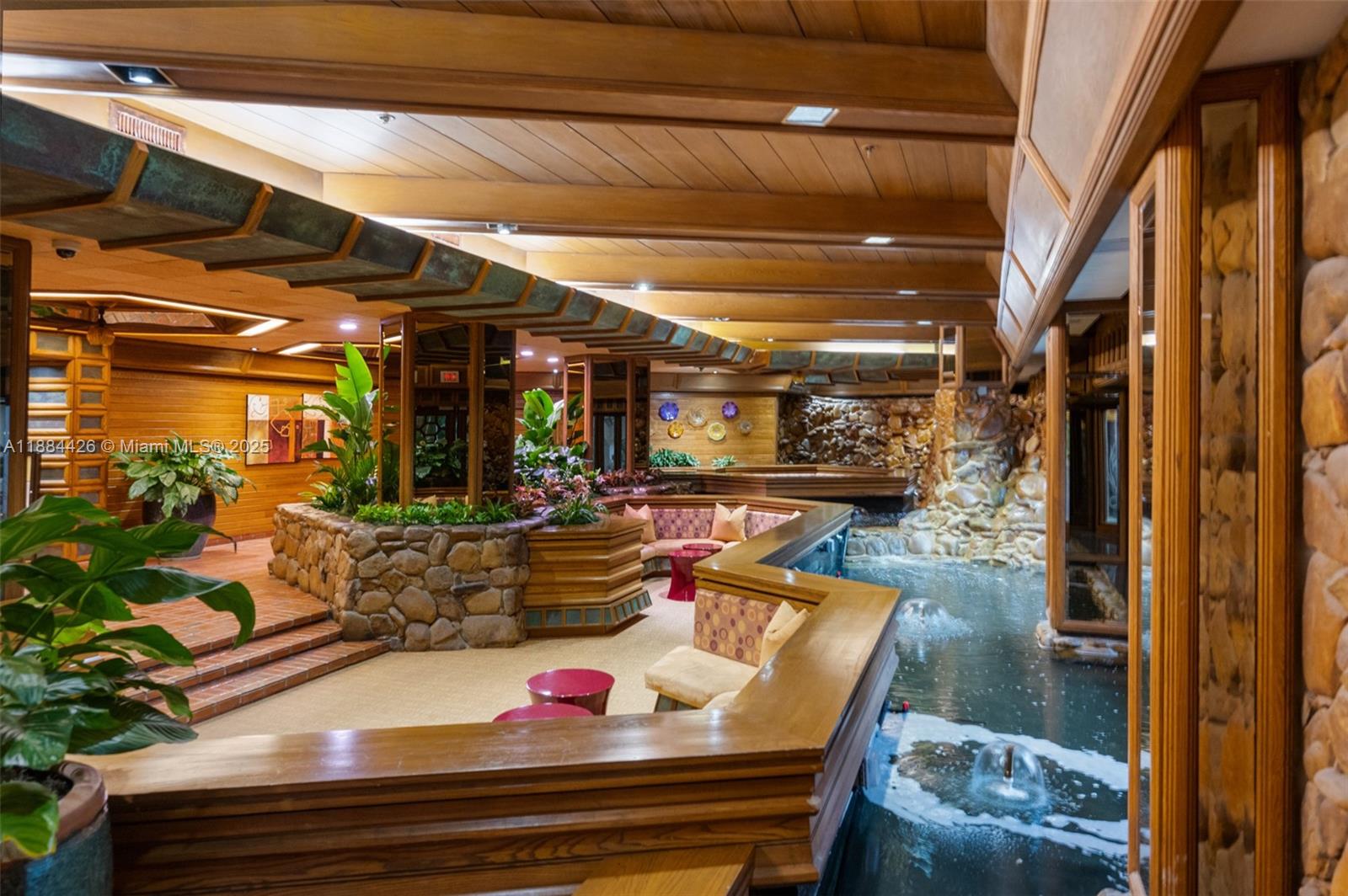 TOWERS OF QUAYSIDE CONDO - Residential