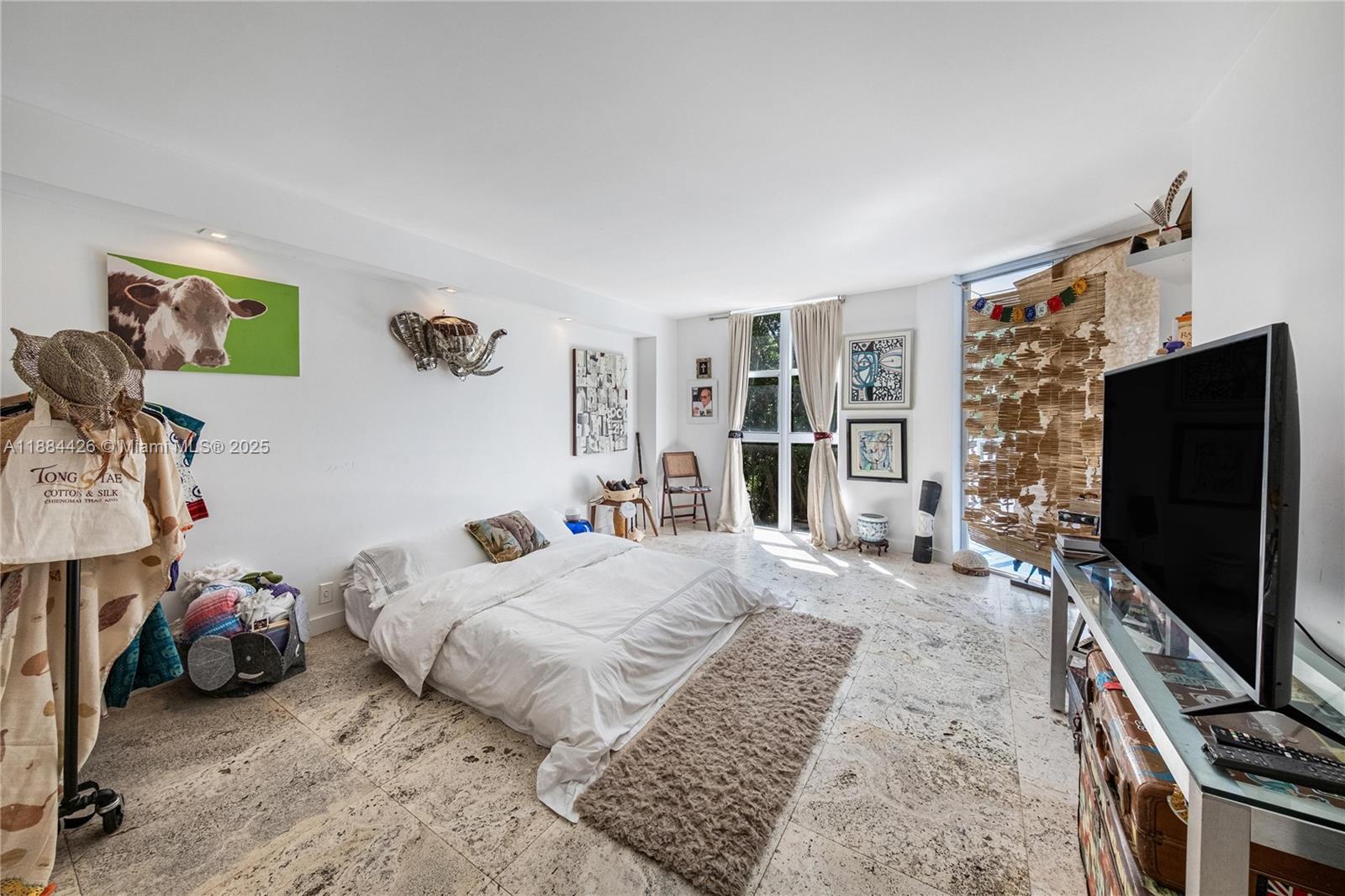 TOWERS OF QUAYSIDE CONDO - Residential