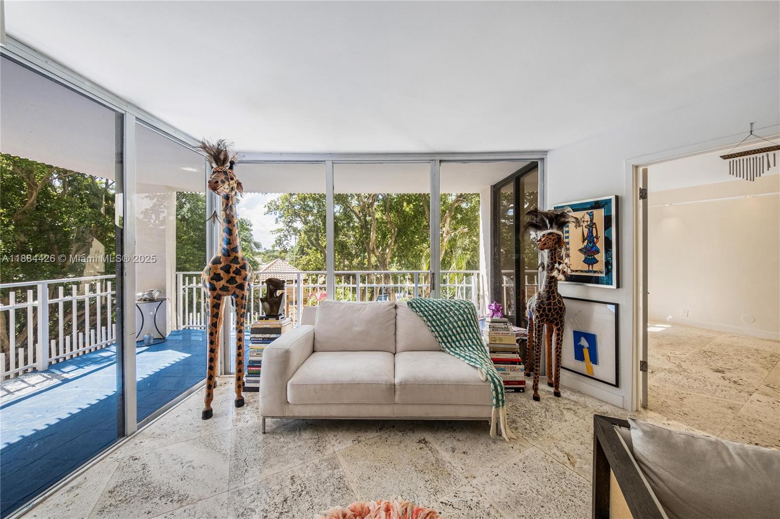 TOWERS OF QUAYSIDE CONDO - Residential