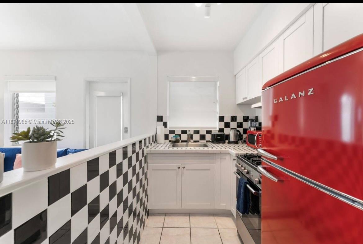 ALTOS DEL MAR NO 3 - Residential Lease