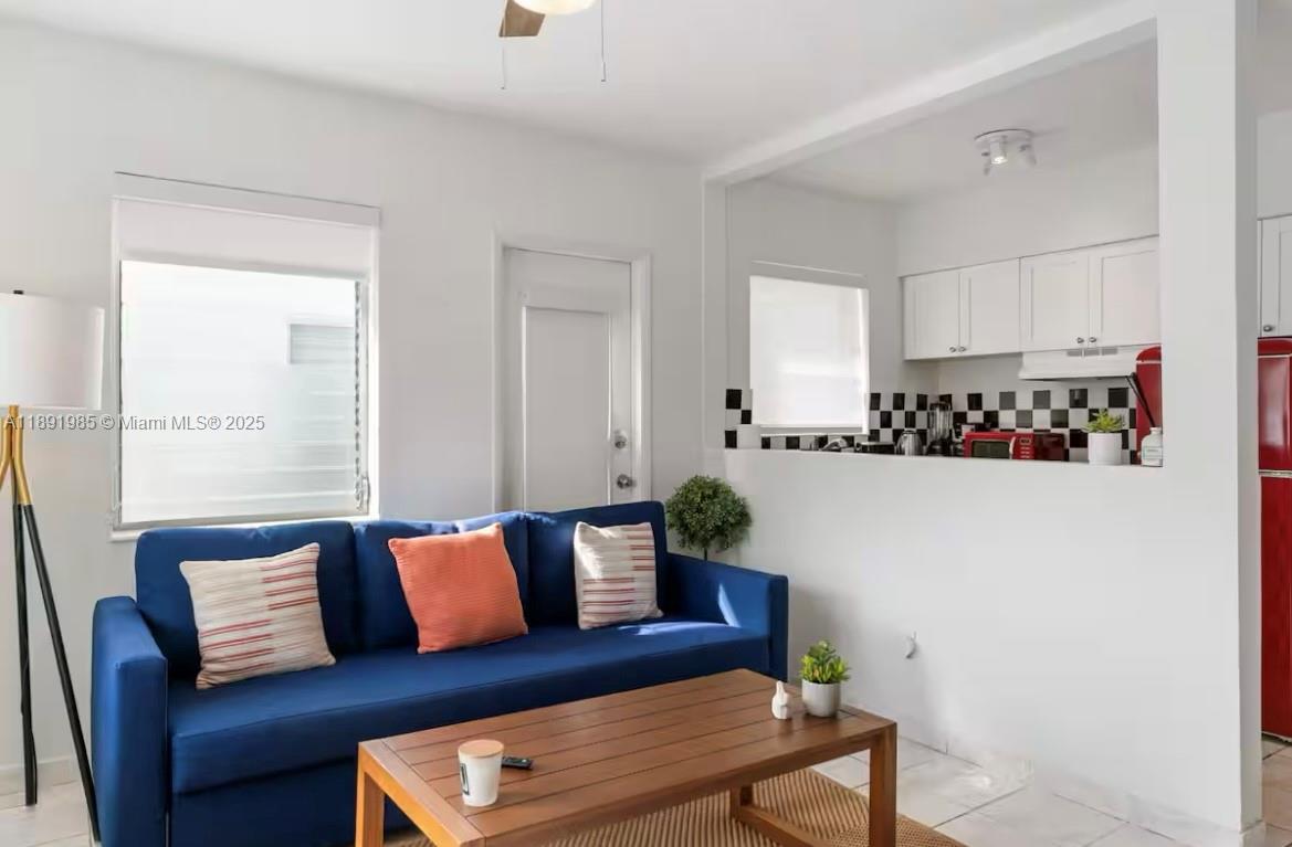ALTOS DEL MAR NO 3 - Residential Lease