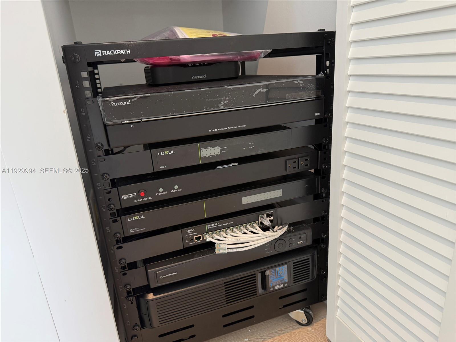 WESTON ESTATES - Residential