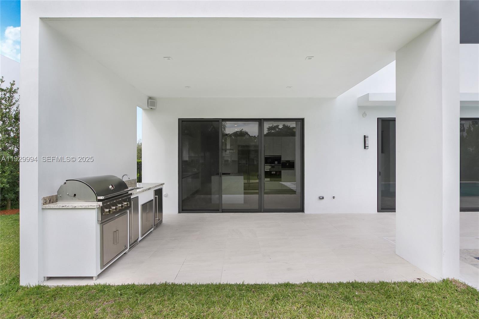 WESTON ESTATES - Residential