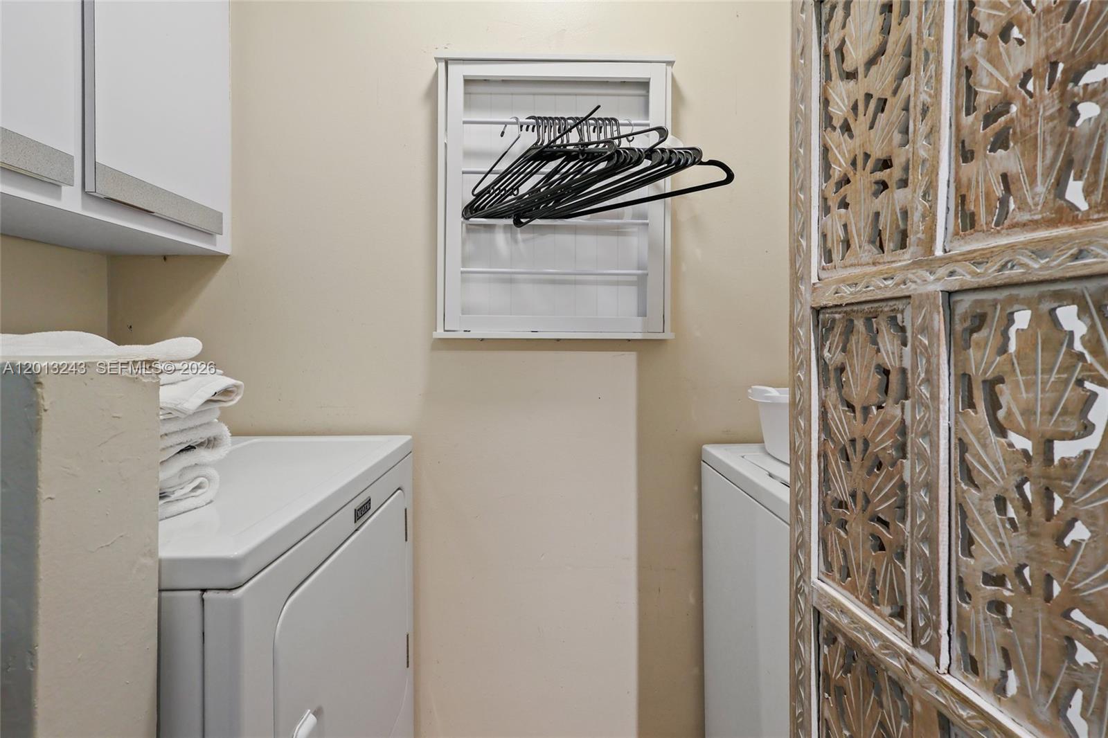DEVON AIRE VILLAS SEC 9 - Residential Lease