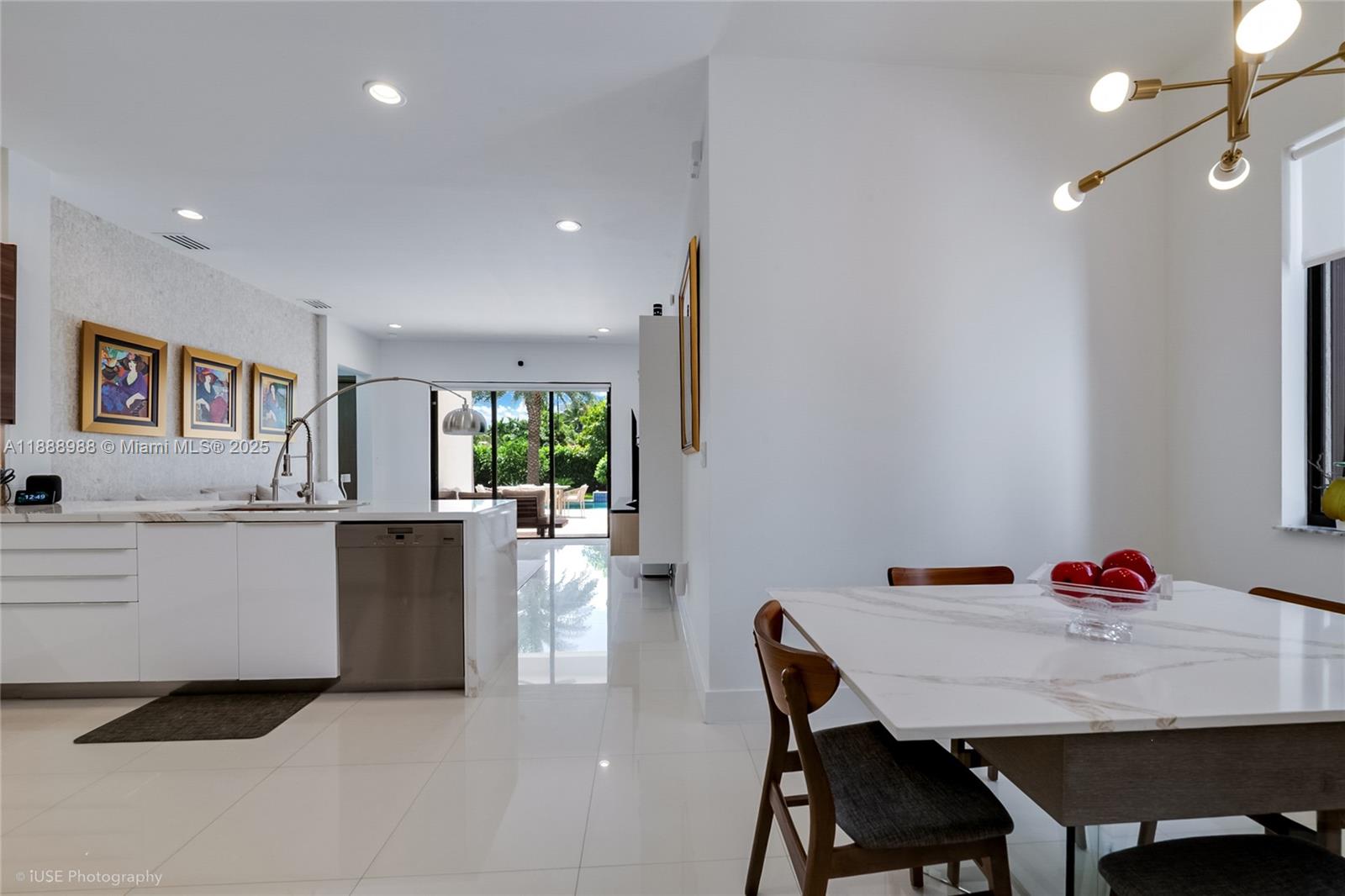 CORAL VILLAS REV - Residential Lease