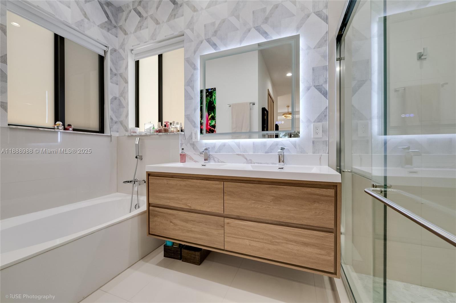 CORAL VILLAS REV - Residential Lease