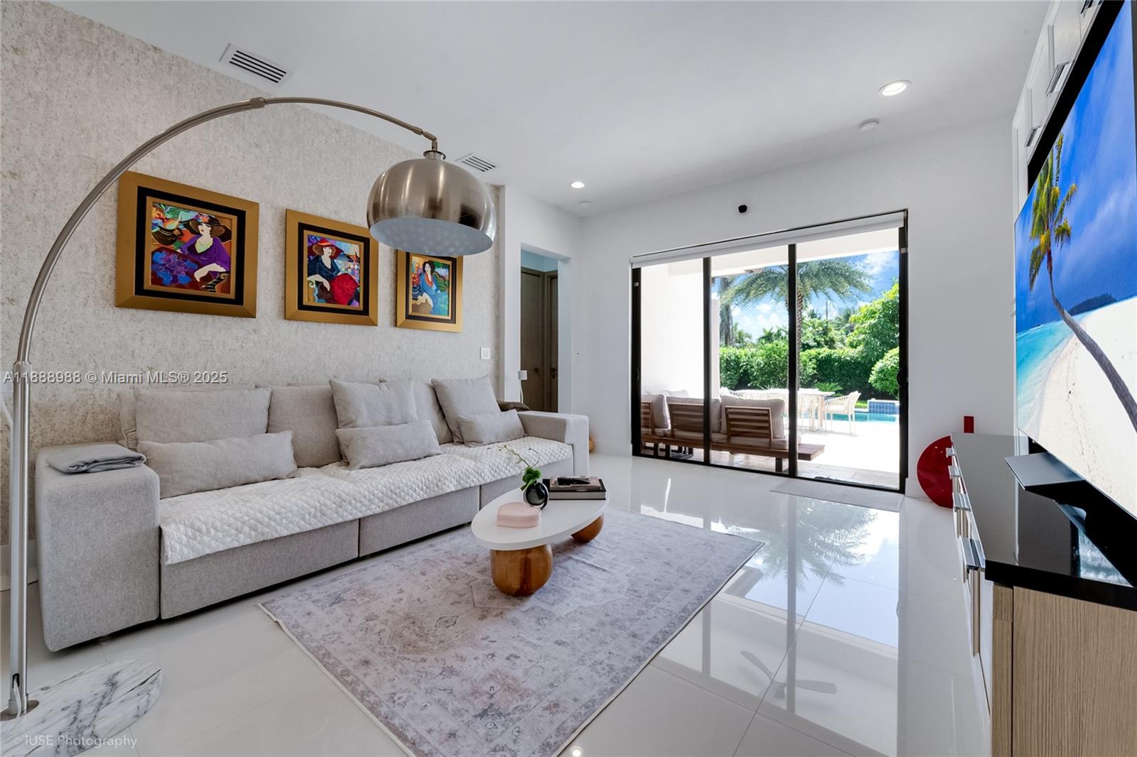 CORAL VILLAS REV - Residential Lease