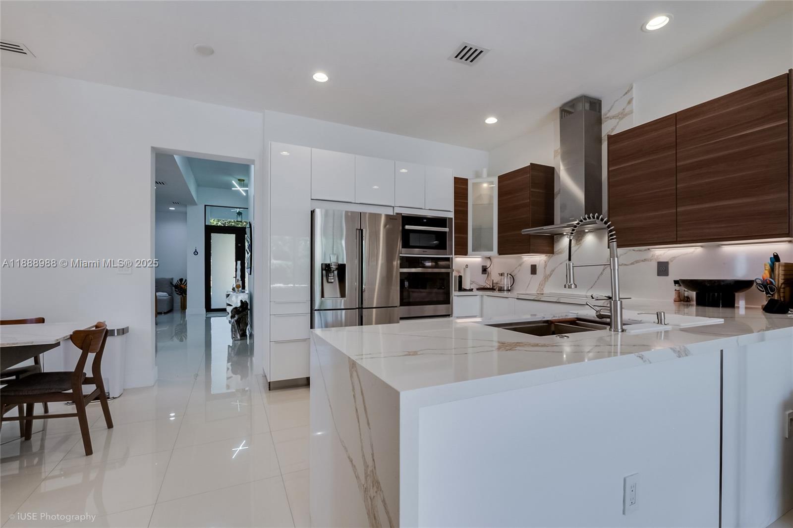 CORAL VILLAS REV - Residential Lease