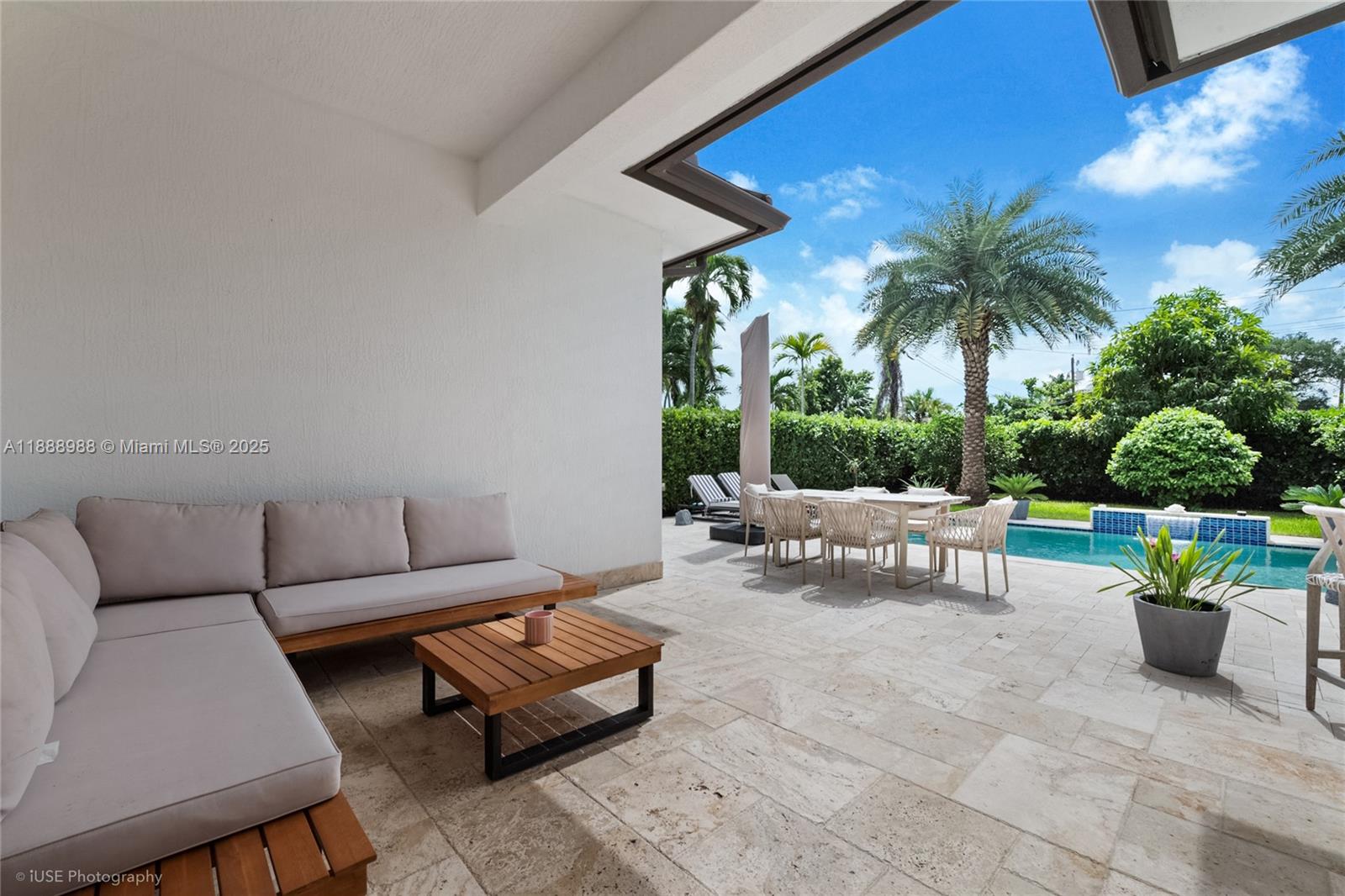 CORAL VILLAS REV - Residential Lease