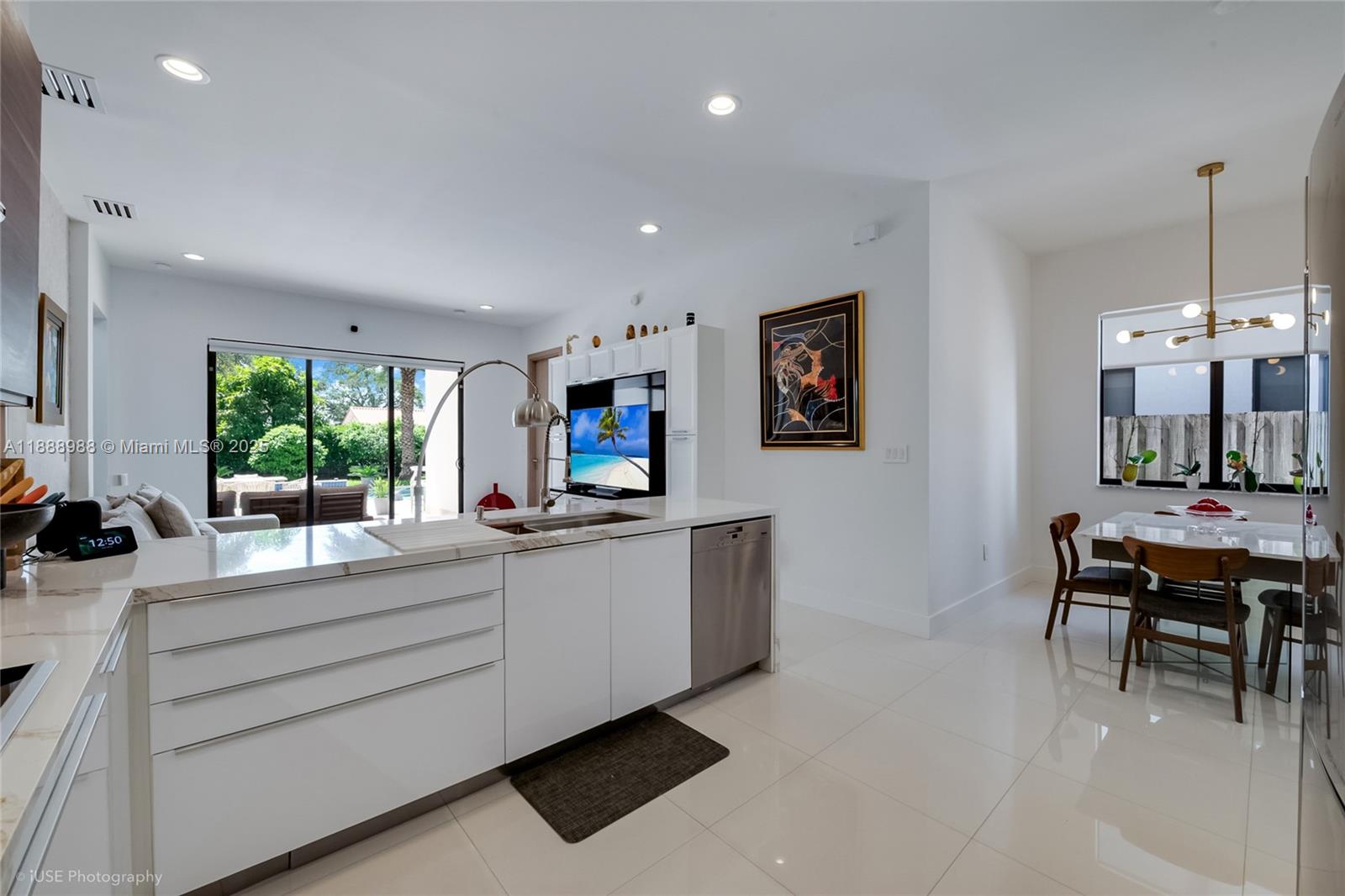 CORAL VILLAS REV - Residential Lease