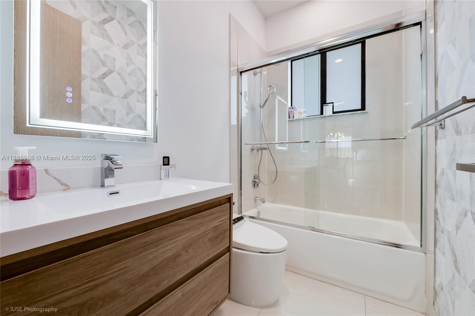 CORAL VILLAS REV - Residential Lease