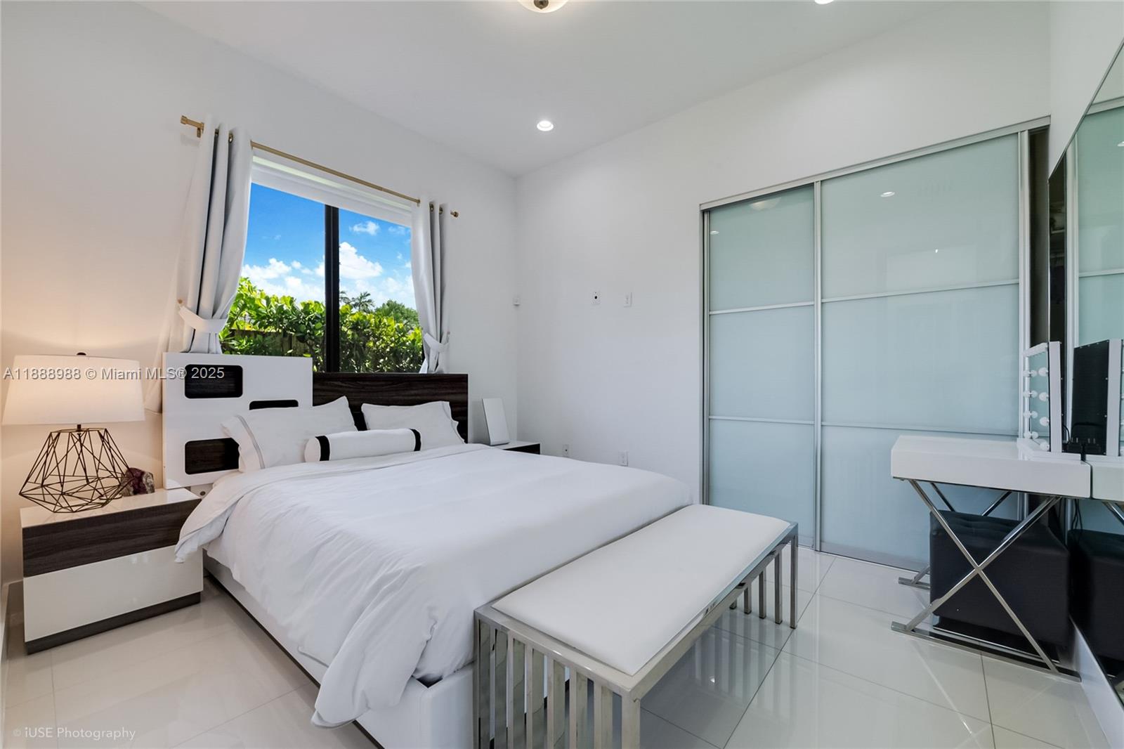 CORAL VILLAS REV - Residential Lease