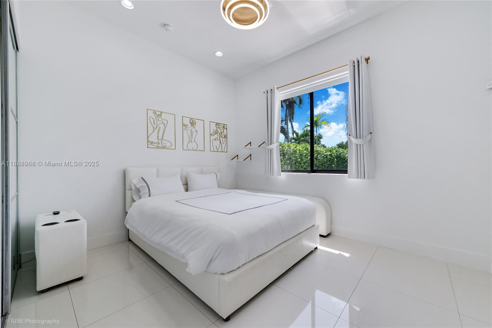 CORAL VILLAS REV - Residential Lease