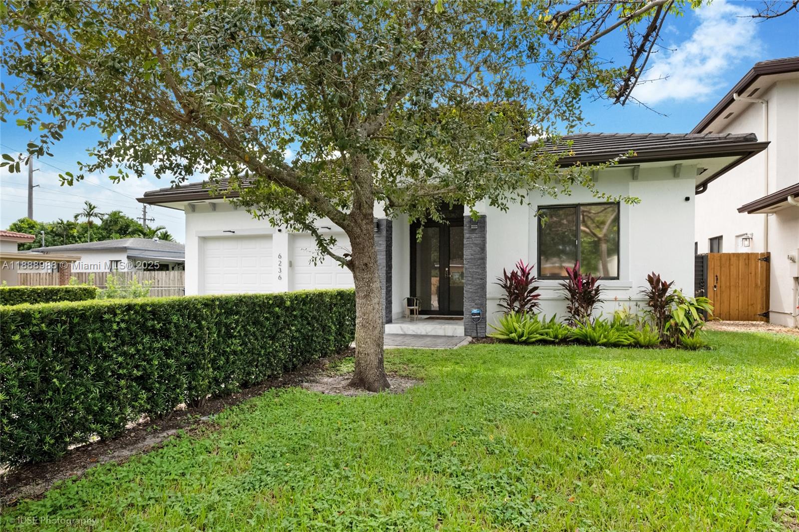 CORAL VILLAS REV - Residential Lease