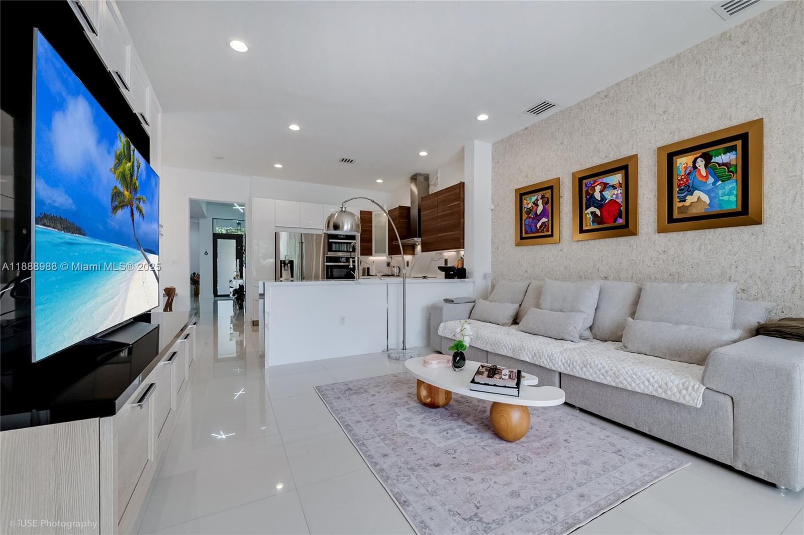 CORAL VILLAS REV - Residential Lease