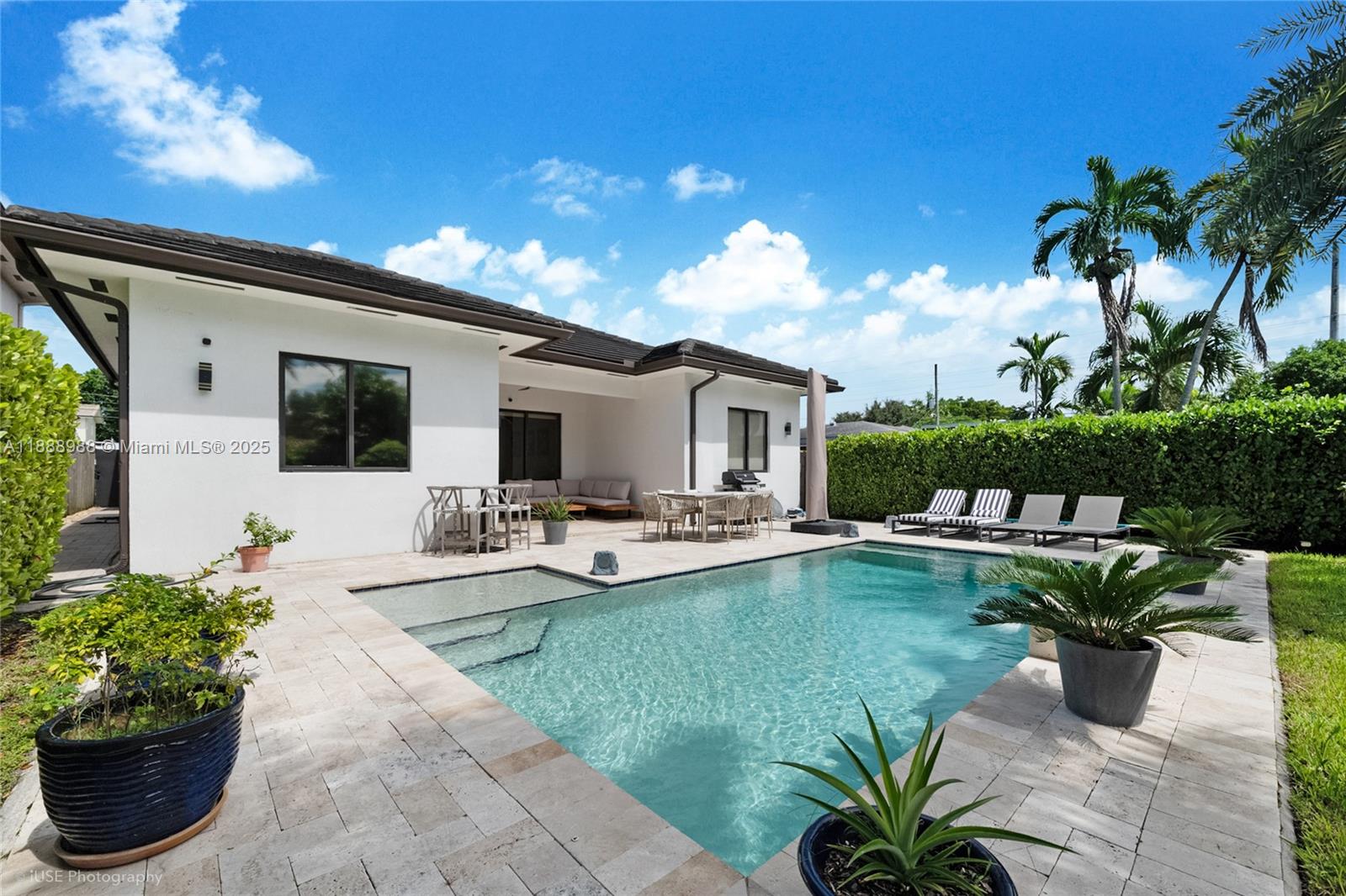 CORAL VILLAS REV - Residential Lease