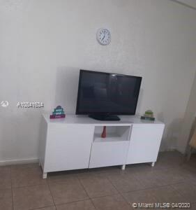 HOLLYWOOD BEACH RESORT CO - Residential Lease
