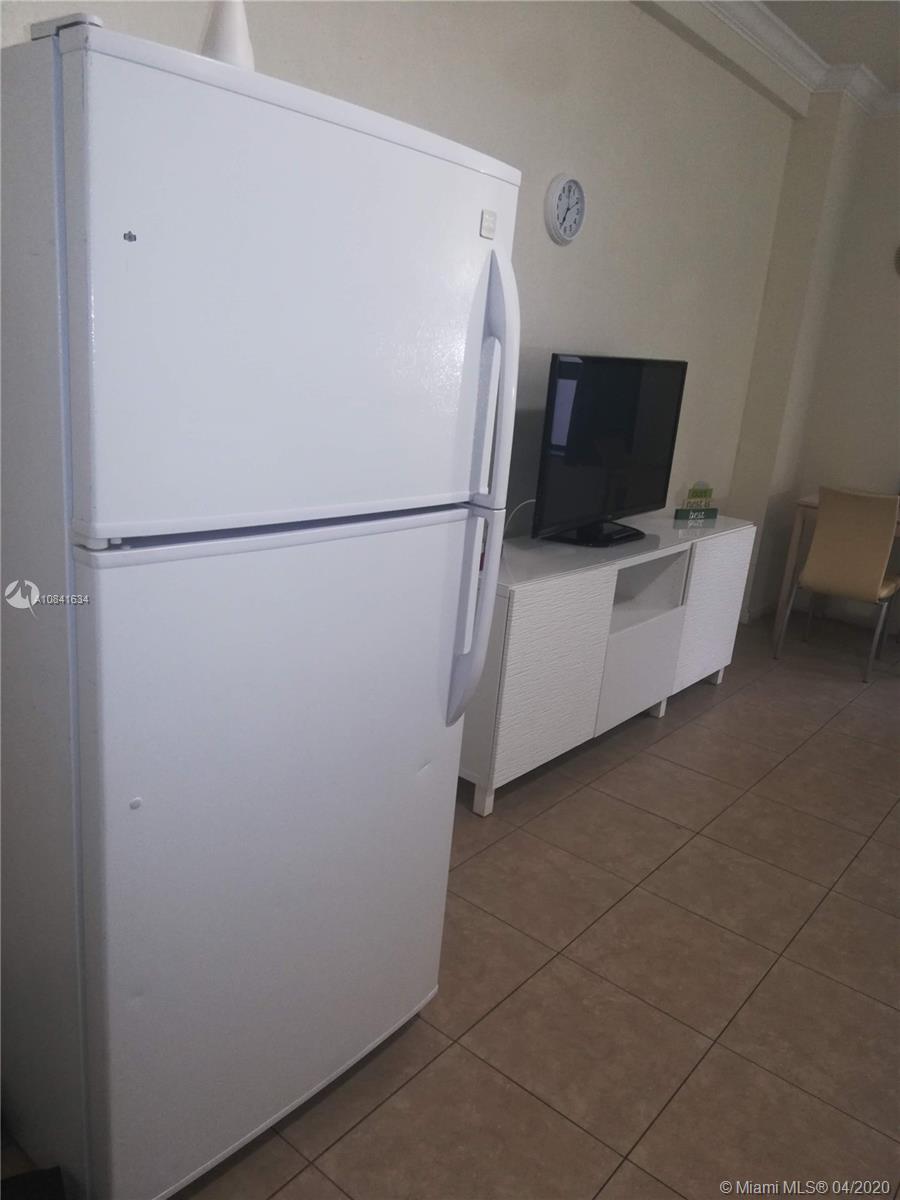 HOLLYWOOD BEACH RESORT CO - Residential Lease