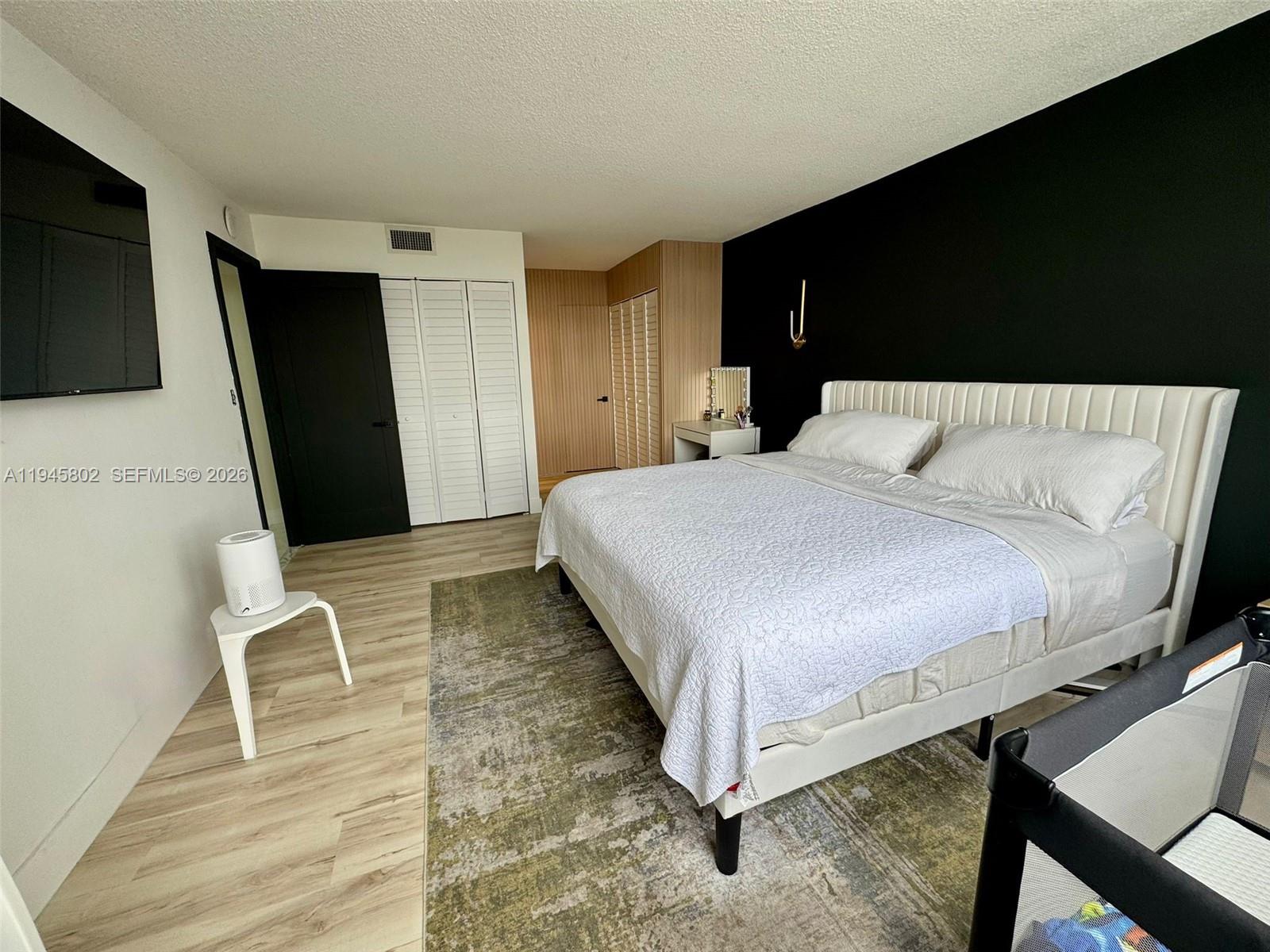 COMMODORE PLAZA CONDO - Residential