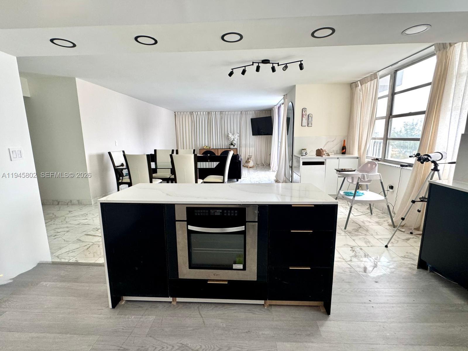 2750 NE 183rd St 705