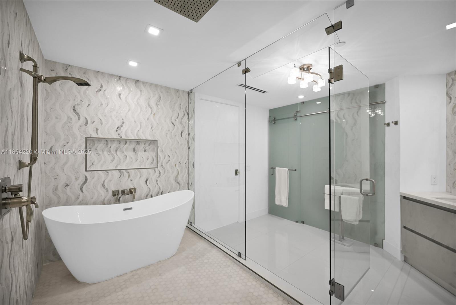 Oceania III - Residential Lease