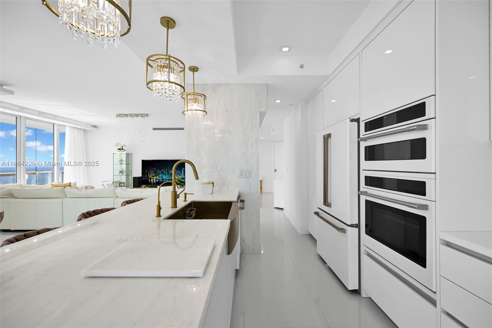 Oceania III - Residential Lease