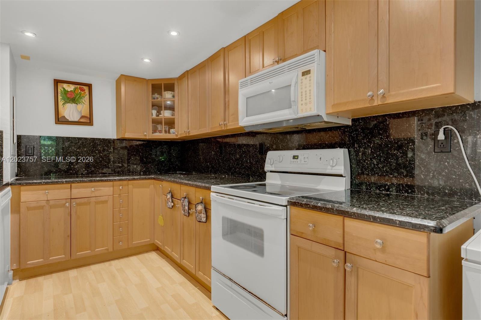 TOWERS OF QUAYSIDE CONDO - Residential Lease