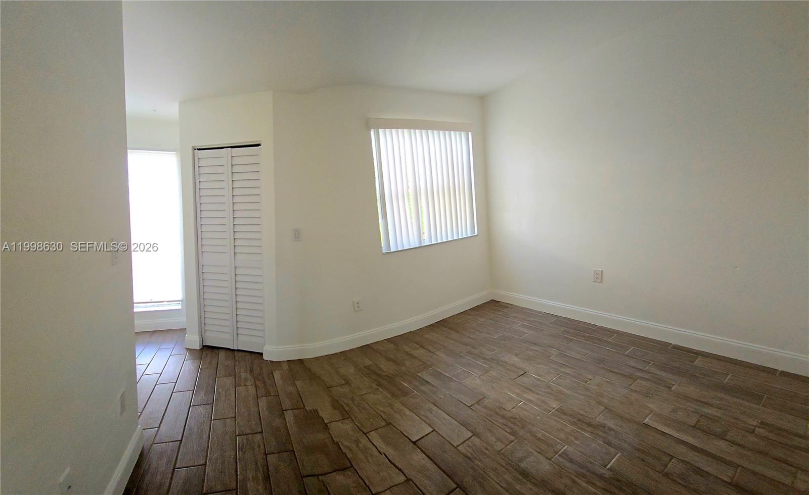 CORAL POINTE TOWNHOMES CO - Residential Lease