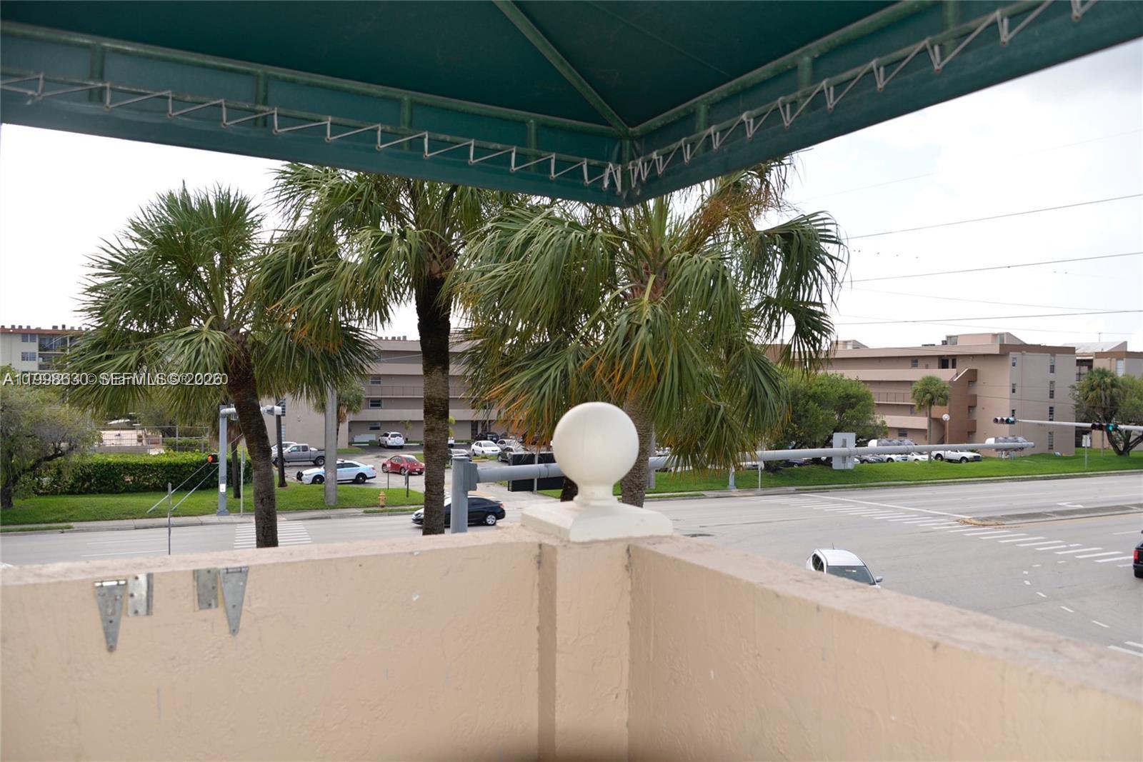 CORAL POINTE TOWNHOMES CO - Residential Lease