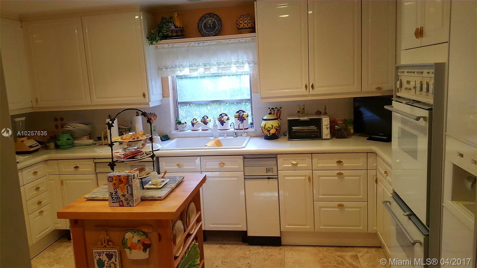 BAKER MANOR 1ST ADDN - Residential Lease