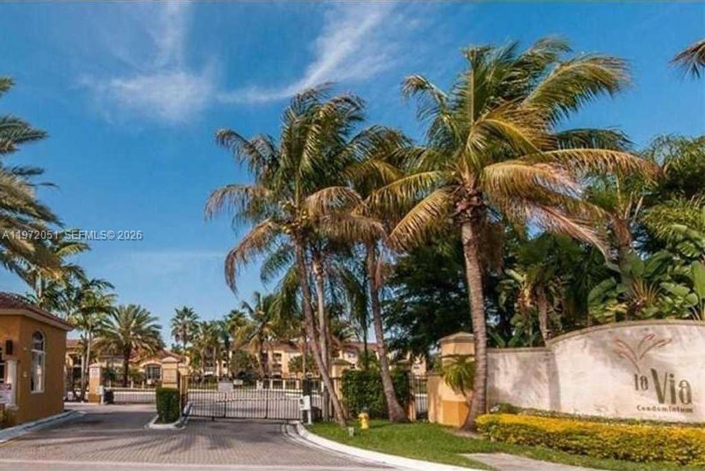 Photo of 150 NW 96th Ave #9210, Pembroke Pines, FL 33024 (MLS # A11972051)