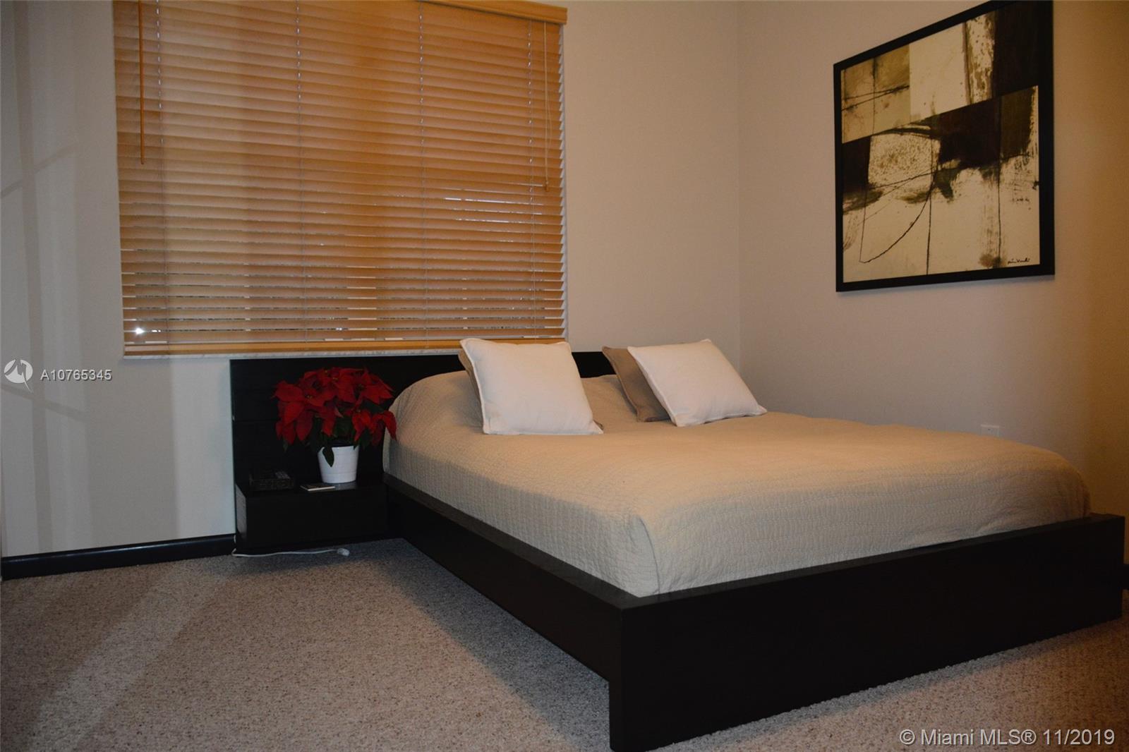 WESTLAKE VILLAGE PLAT - Residential Lease