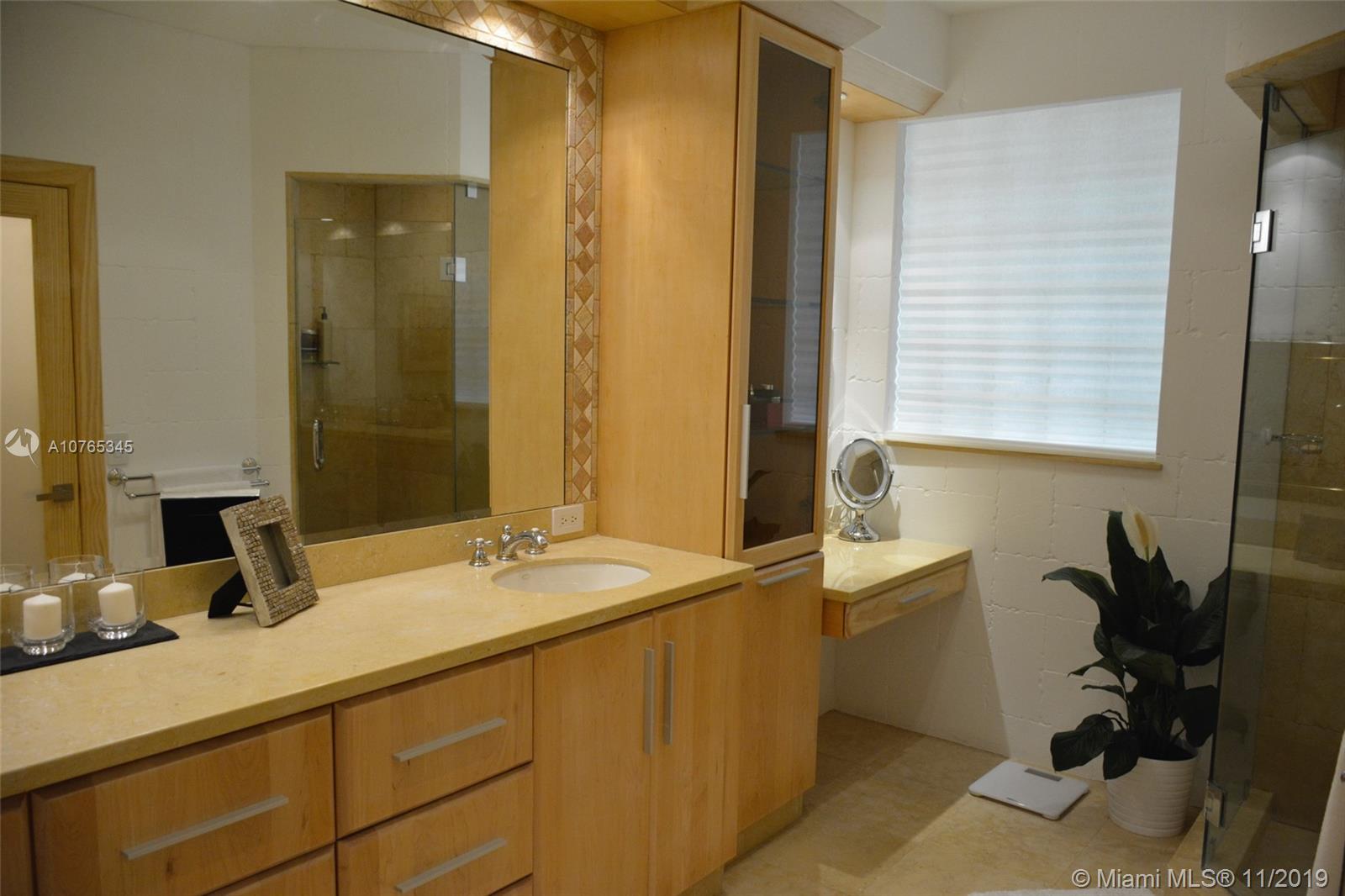 WESTLAKE VILLAGE PLAT - Residential Lease