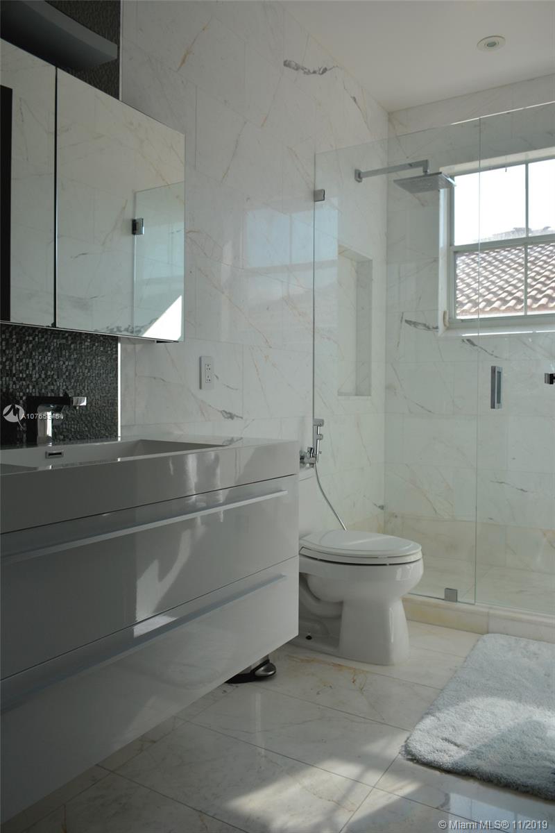 WESTLAKE VILLAGE PLAT - Residential Lease